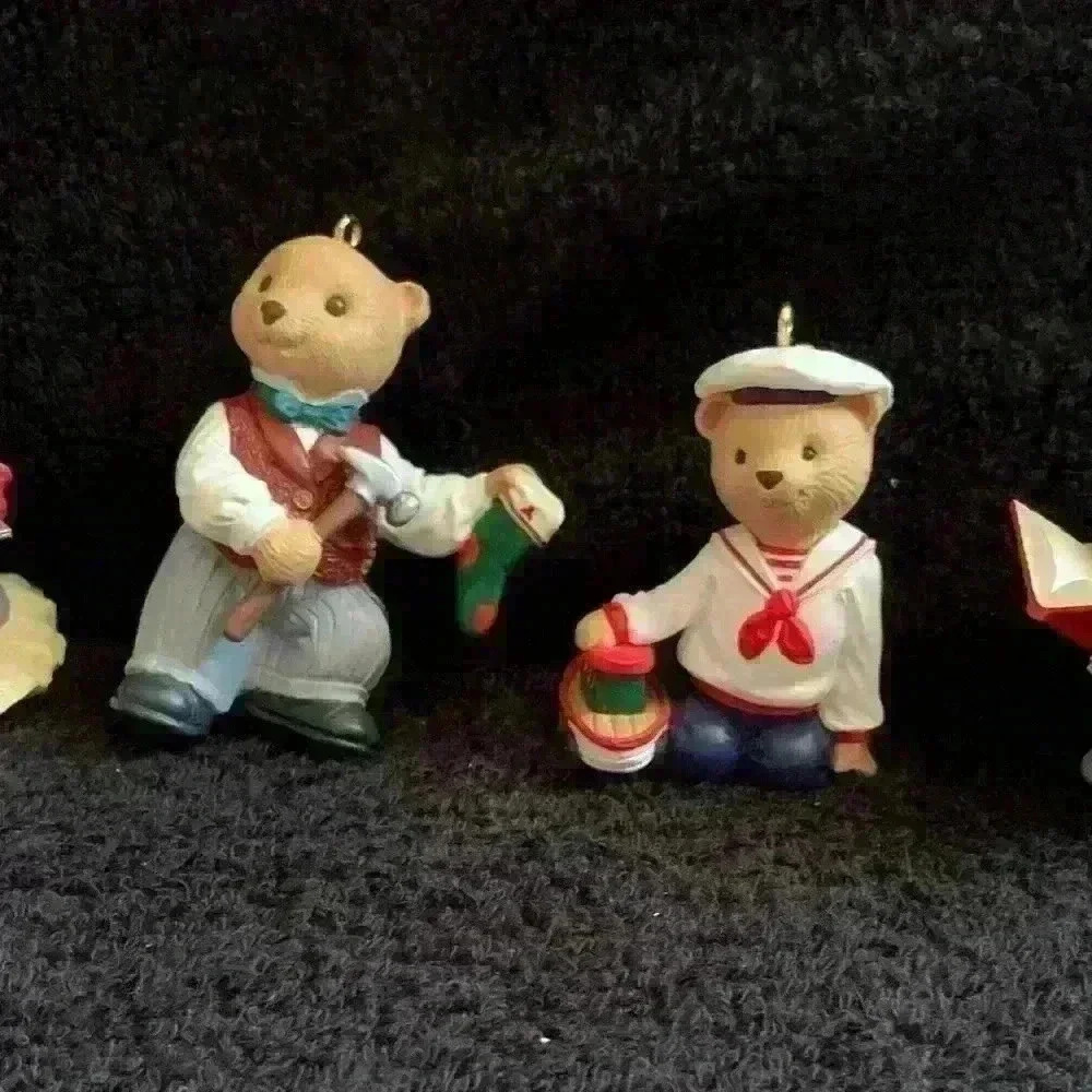 Vintage 1993 Hallmark Keepsake Ornaments, The Bearingers, Set of 4 - Picture 10 of 13